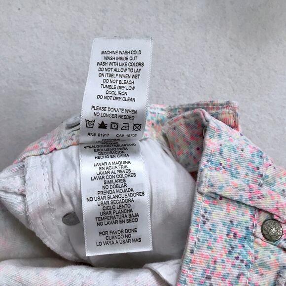 Levi's NWT Cuffed Midi Denim Shorts Girls Various - Picture 8 of 8